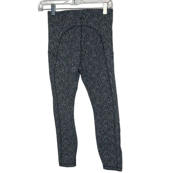 Athleta Ultimate Stash Pocket Textured 7/8 Leggings. Size Small. - Picture 5 of 7